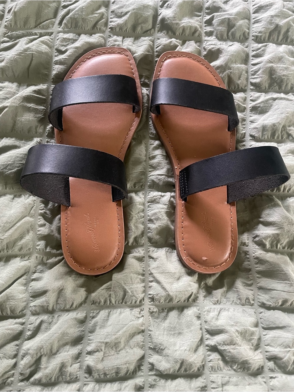 Universal Thread Black Double-Strap Slide Sandals with Brown Footbed